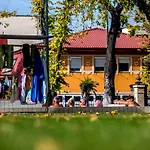 Cvse Clubhaz Es Panzio * Cegléd