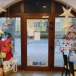 לינה וארוחת בוקר Cvse Clubhaz Es Panzio