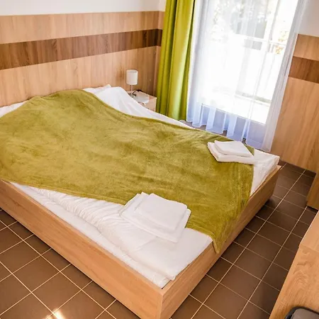 Cvse Clubház és Panzió Cegléd