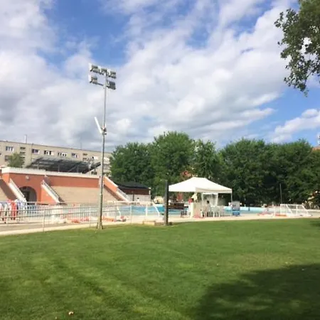 Cvse Clubház és Panzió Cegléd