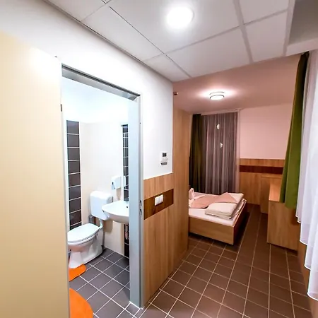 Bed and breakfast Cvse Clubház és Panzió *