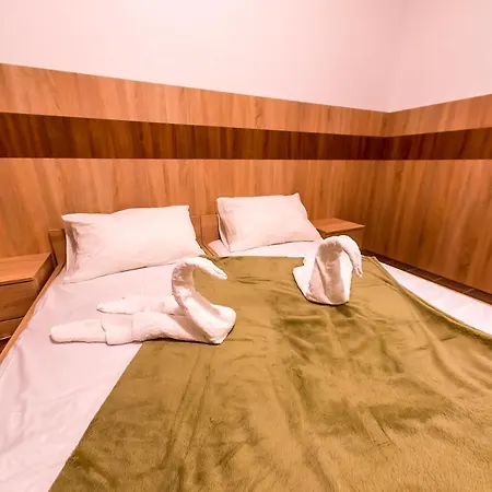 Cvse Clubház és Panzió Bed and breakfast Cegléd