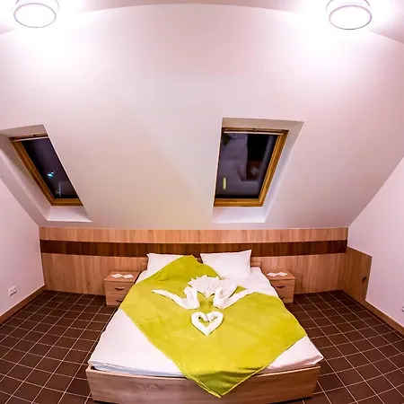 Cvse Clubhaz Es Panzio * Cegléd