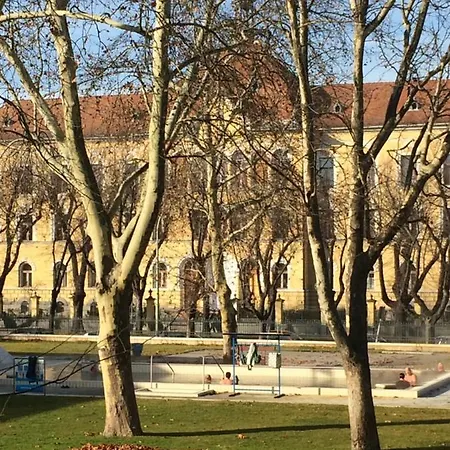 Frühstückspension Cvse Clubhaz Es Panzio