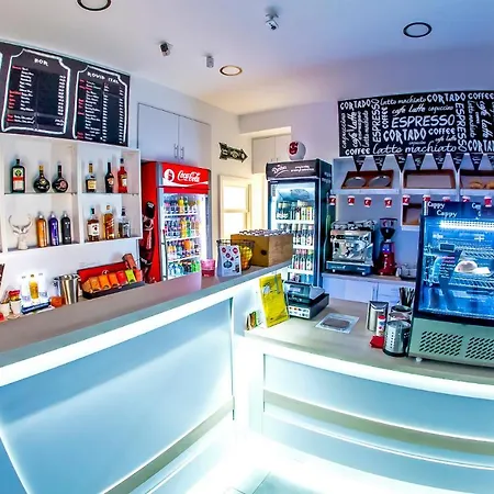 B&B Cvse Clubhaz Es Panzio Cegléd