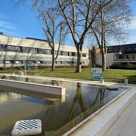 Cvse Clubhaz Es Panzio Bed & Breakfast