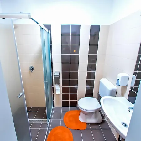 Cvse Clubhaz Es Panzio Bed & Breakfast