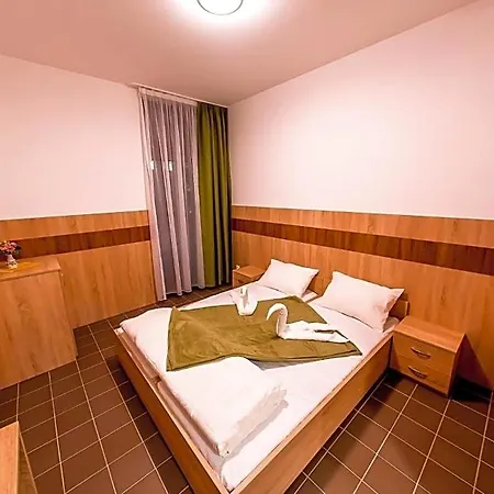Frühstückspension Cvse Clubhaz Es Panzio
