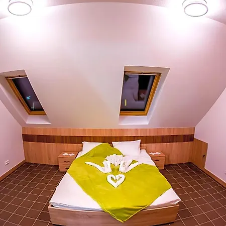 Cvse Clubház és Panzió * Cegléd