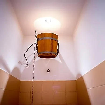 Frühstückspension Cvse Clubhaz Es Panzio Cegléd