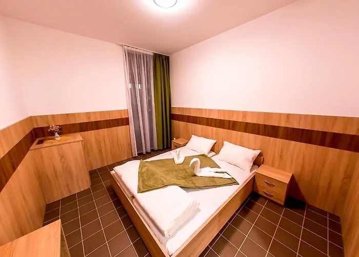 Cvse Clubhaz Es Panzio B&B 세글레드
